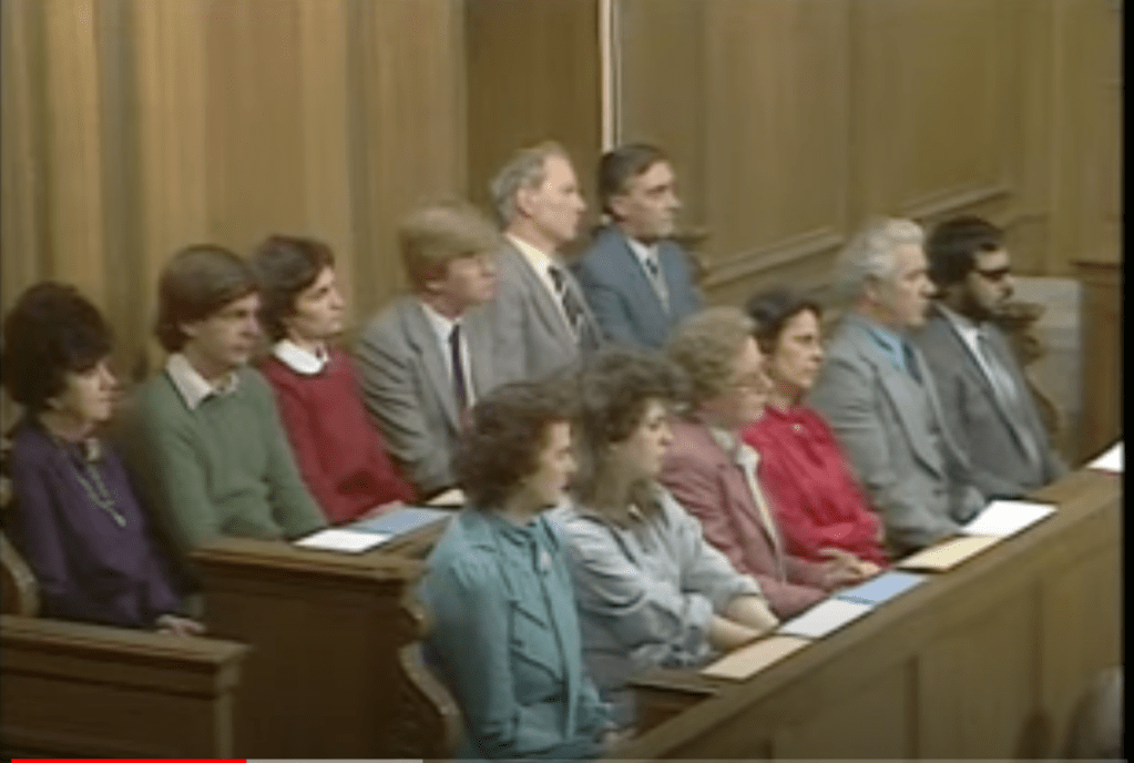 This image has an empty alt attribute; its file name is j-1.png